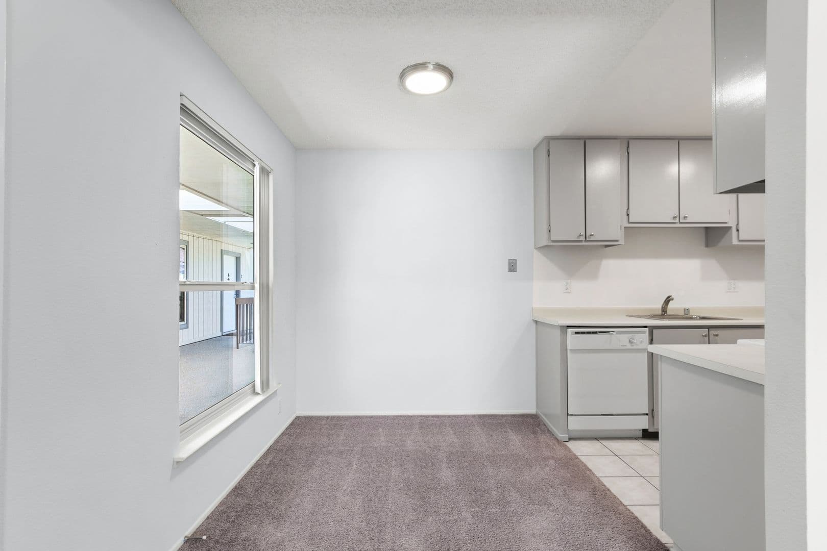 Davis Apartment: 1050 Lake Blvd.