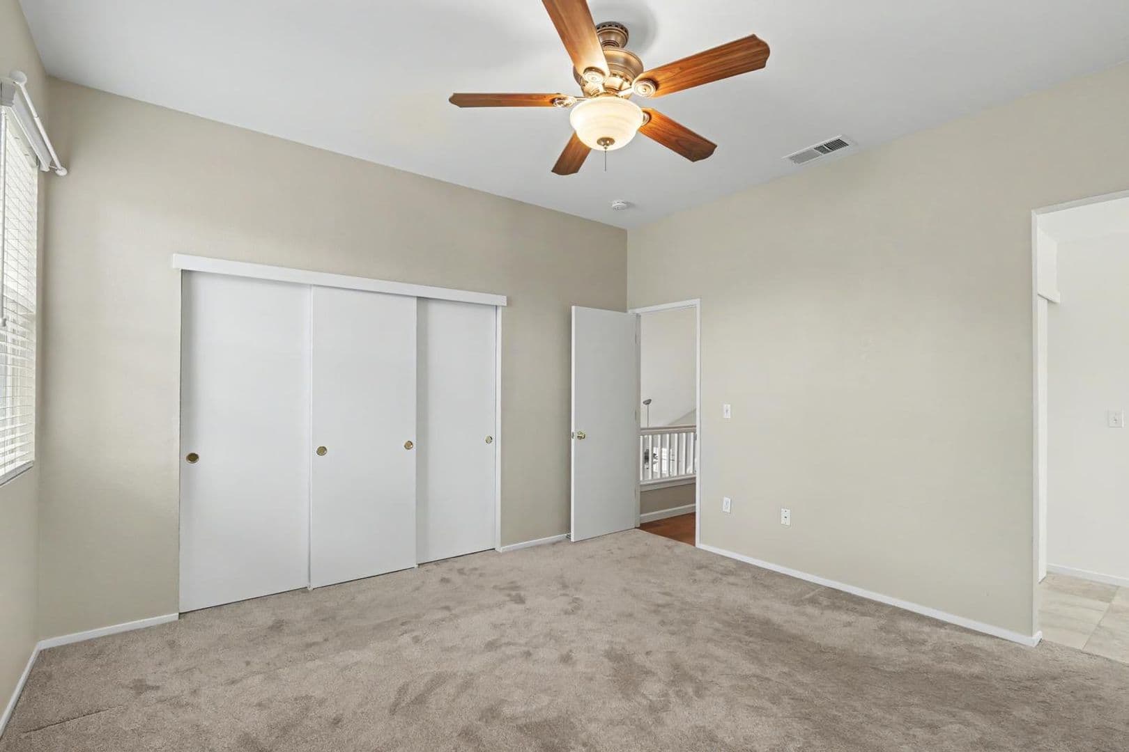 Elk Grove House: 6455 Laguna Mirage Lane