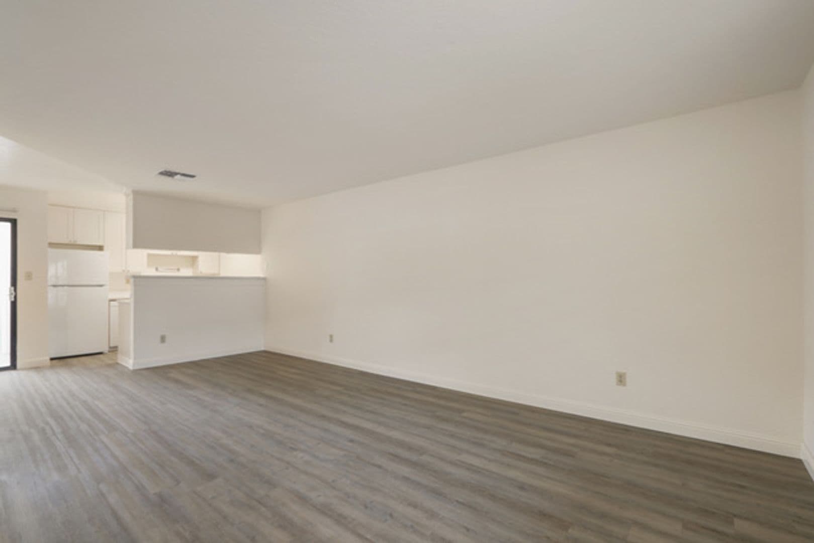 Davis Apartment: 2255 Sycamore Lane