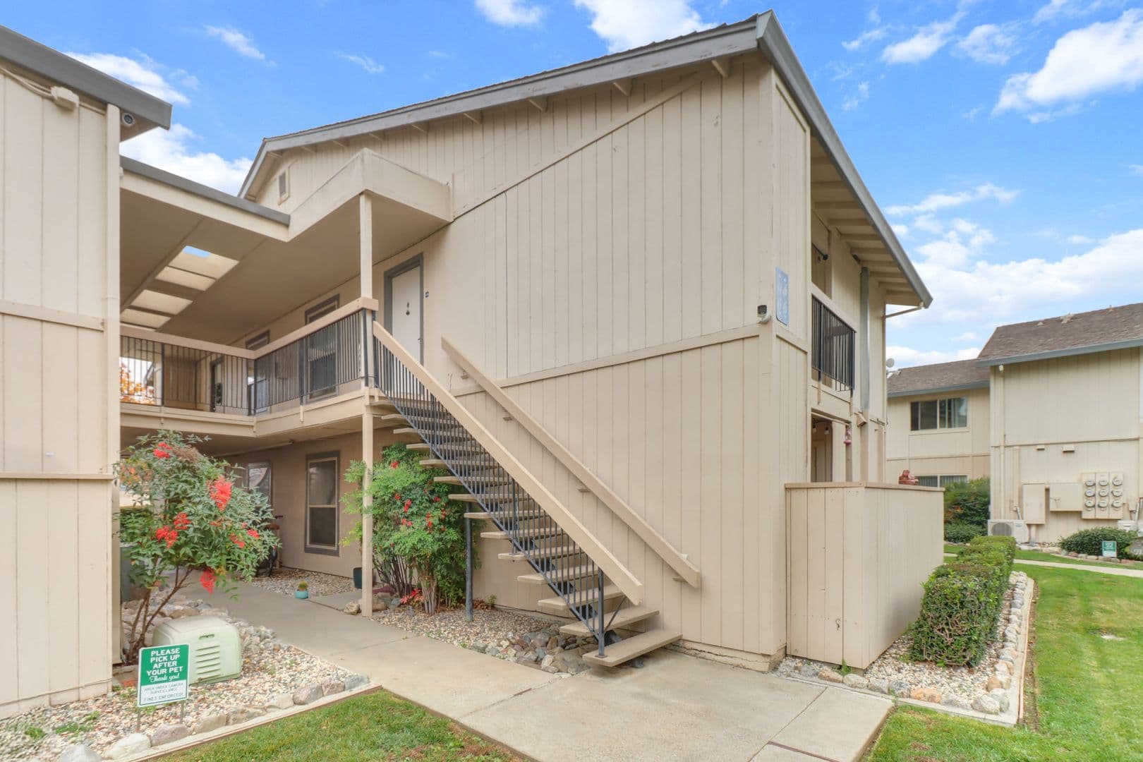 Davis Apartment: 1050 Lake Blvd.
