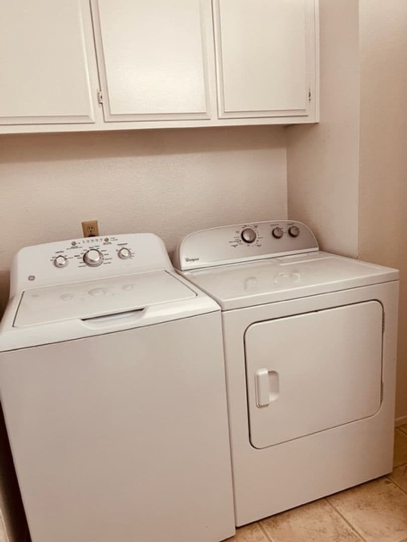 Sacramento Townhome: 6217 Riverside Blvd. - Unit B