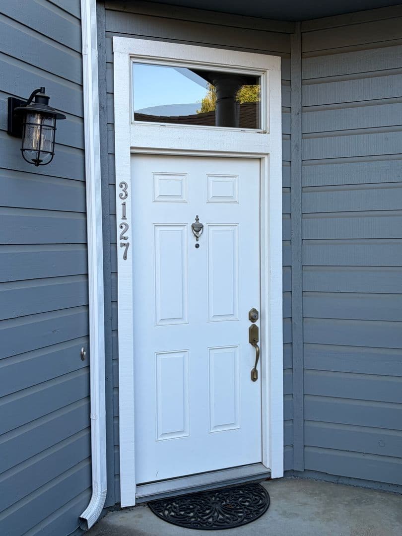 Davis Townhome: 3127 Woods Circle