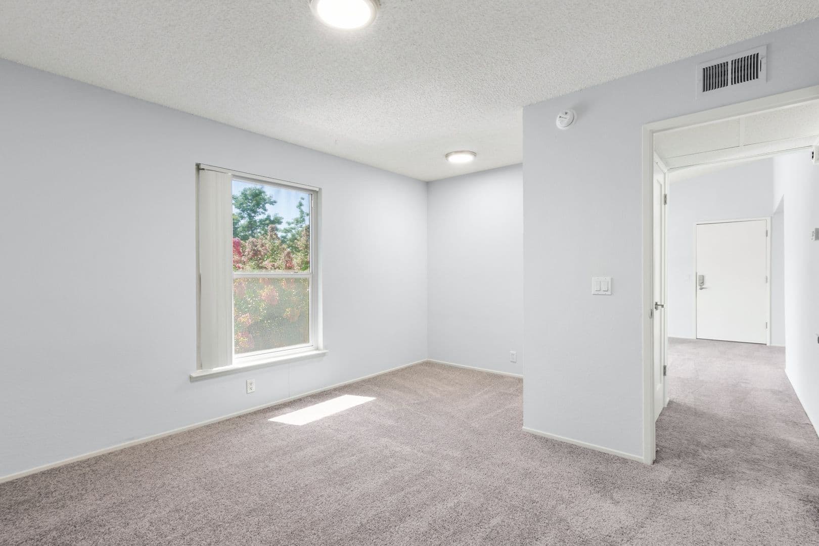 Davis Apartment: 1050 Lake Blvd.