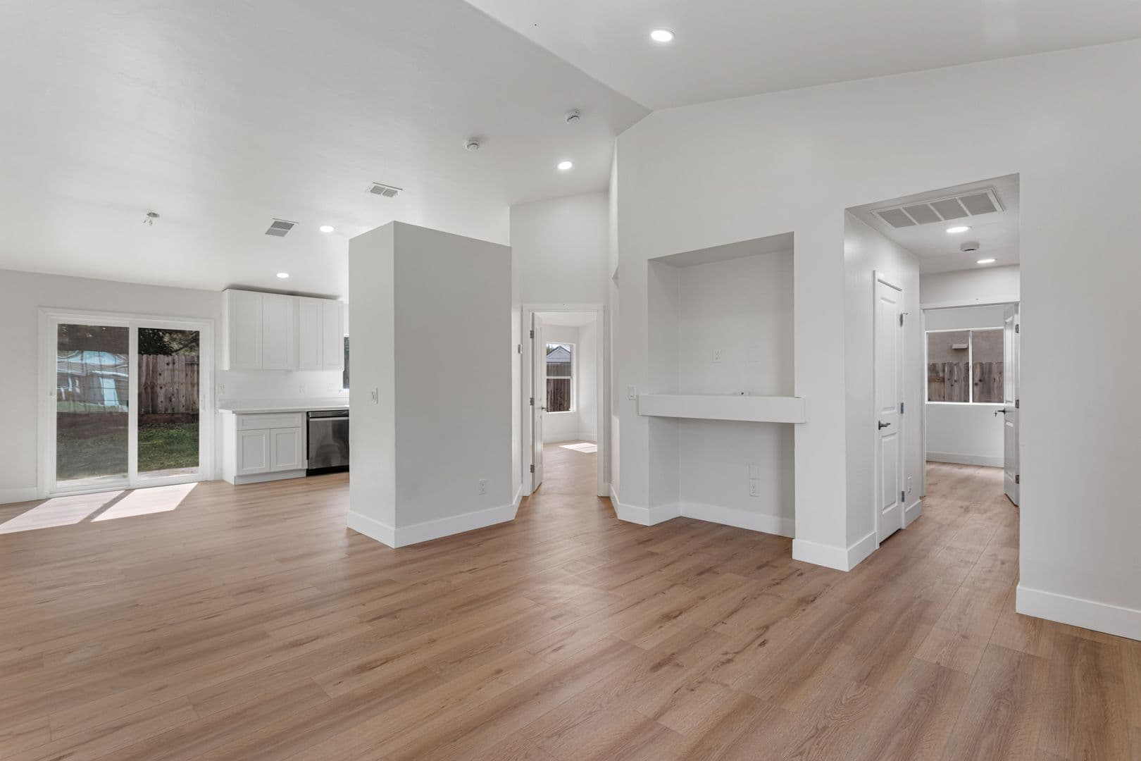 Sacramento House: 5520 Muskingham Way