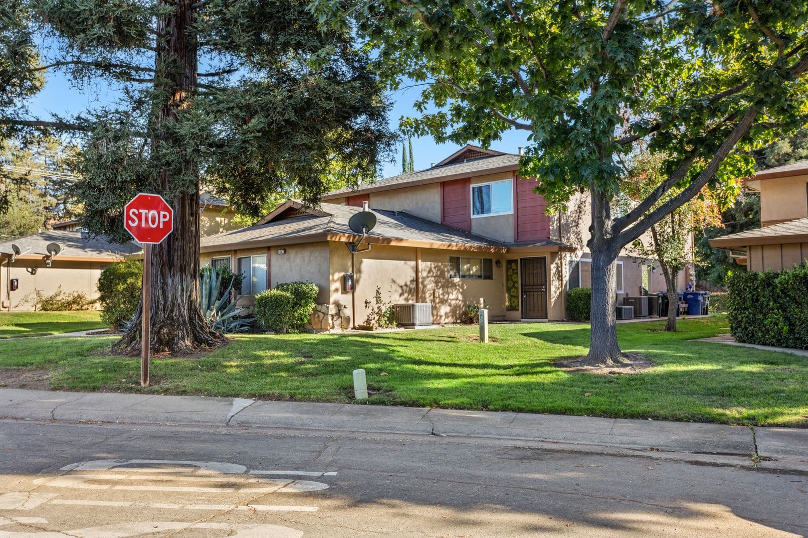 Sacramento House: 5642 Madison Avenue, #3
