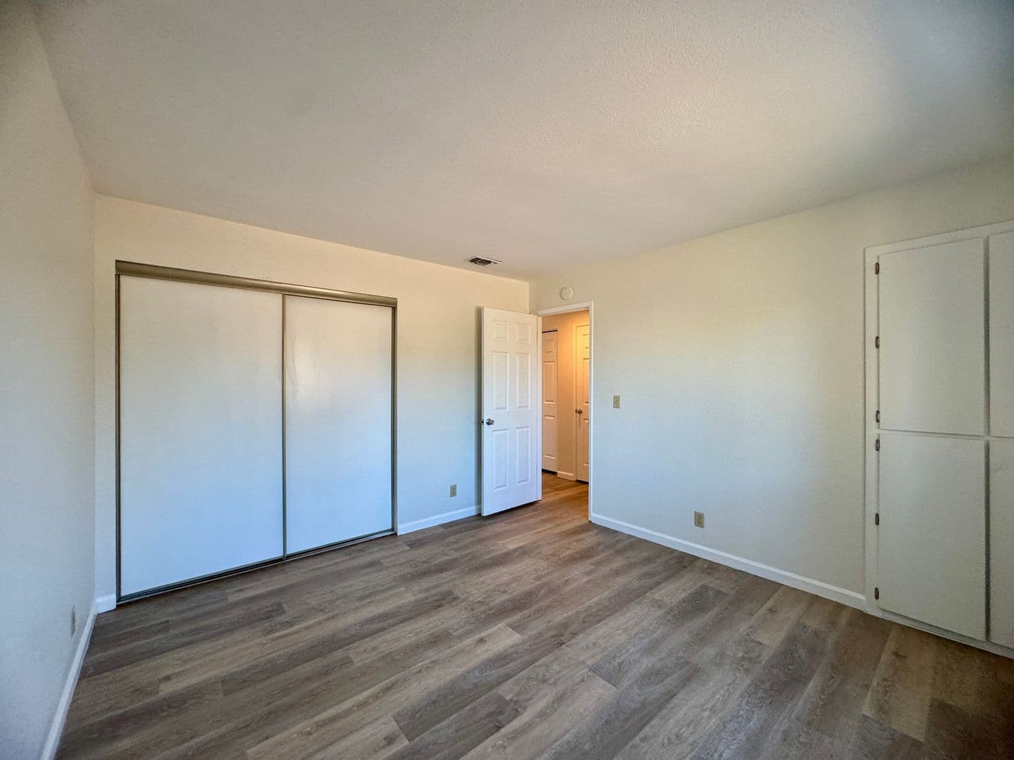 Sacramento Apartment: 4435 4465 Pow Way