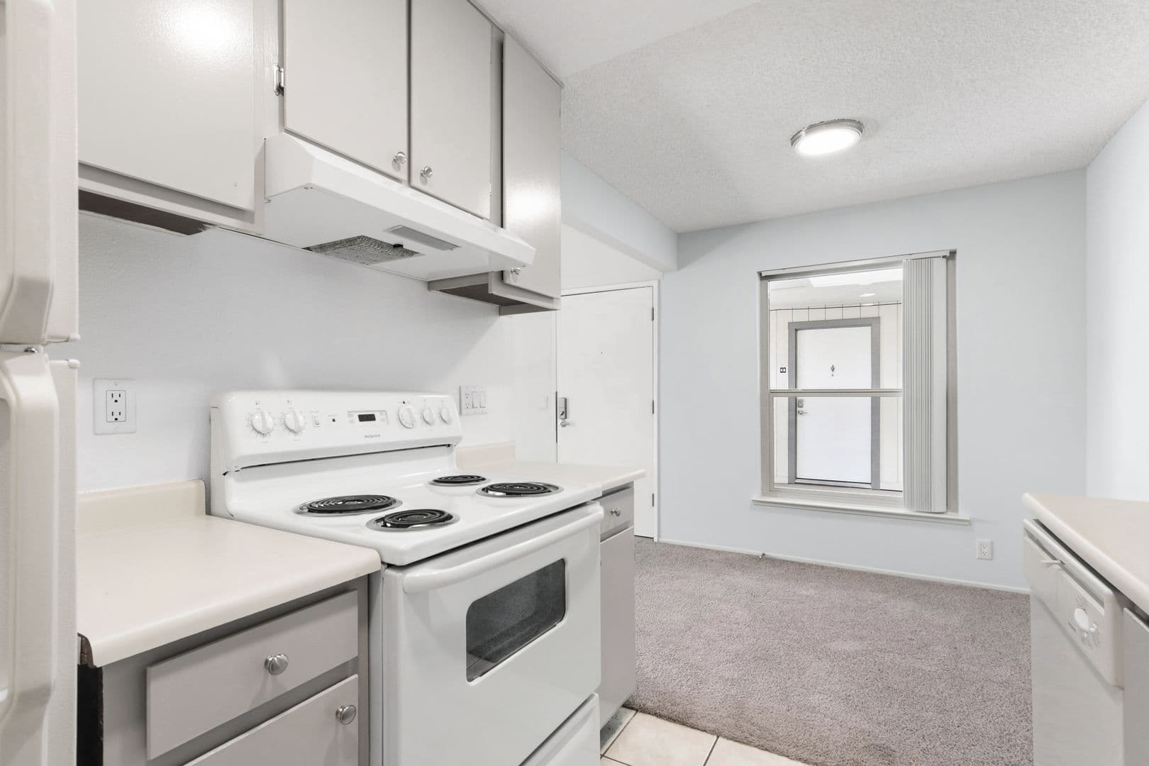 Davis Apartment: 1050 Lake Blvd.