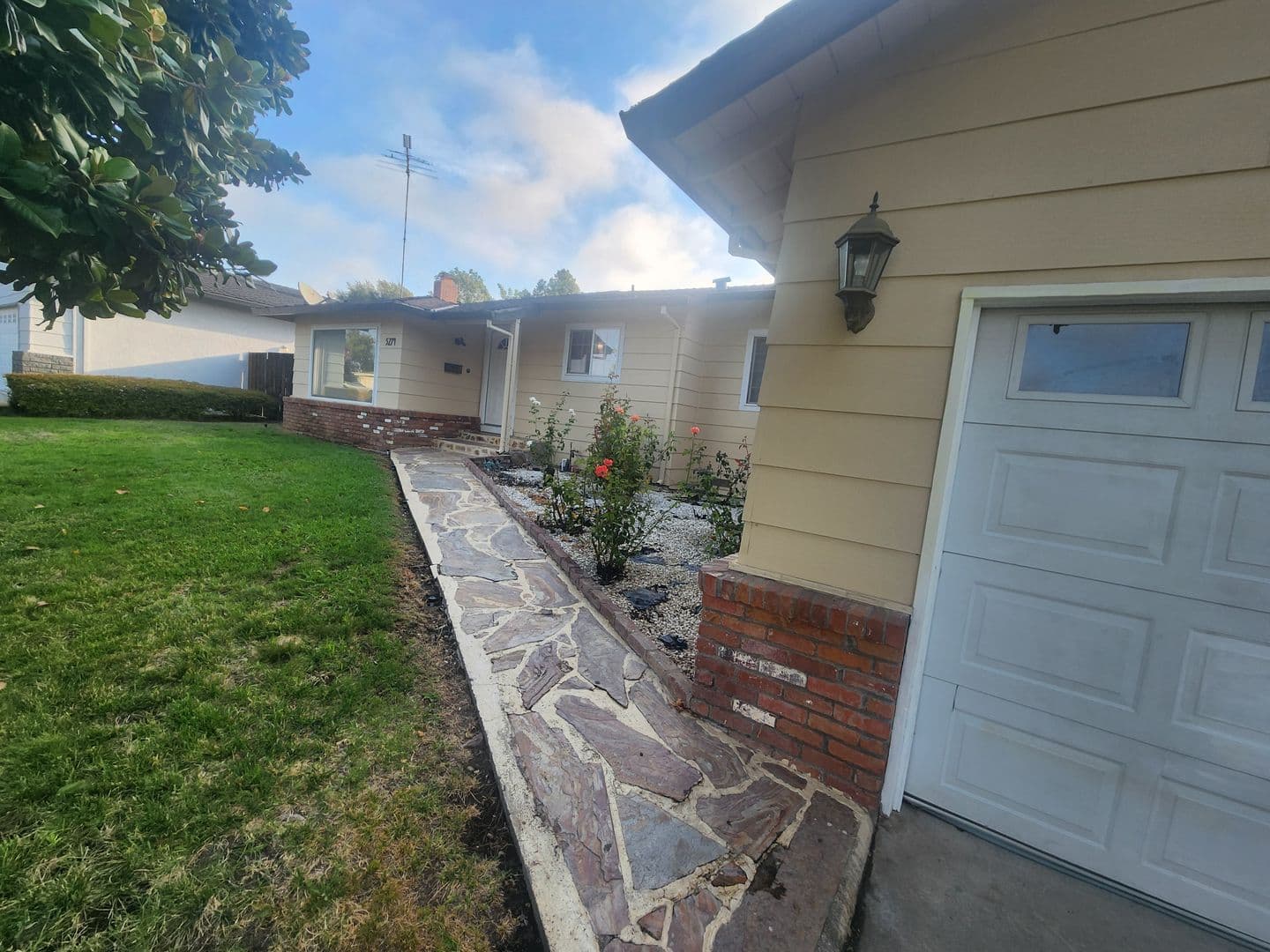 Carmichael House: 5274 Heritage Drive