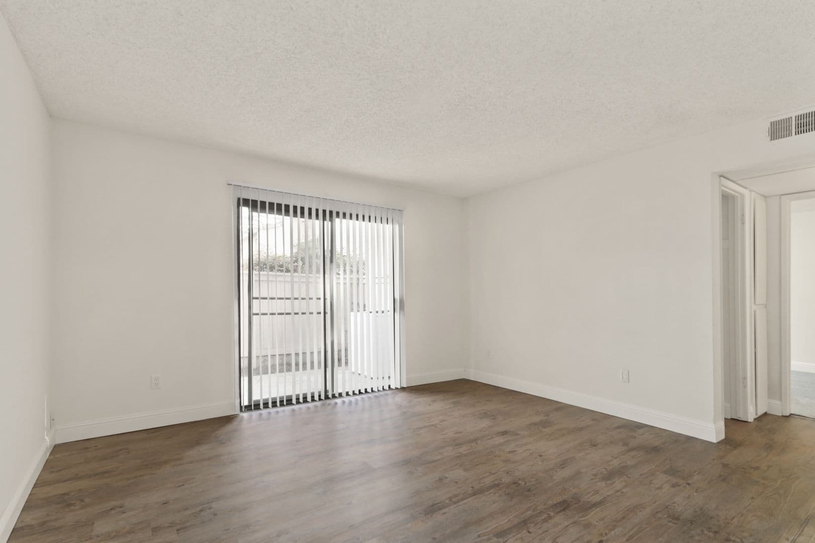 Davis Apartment: 1050 Lake Blvd.