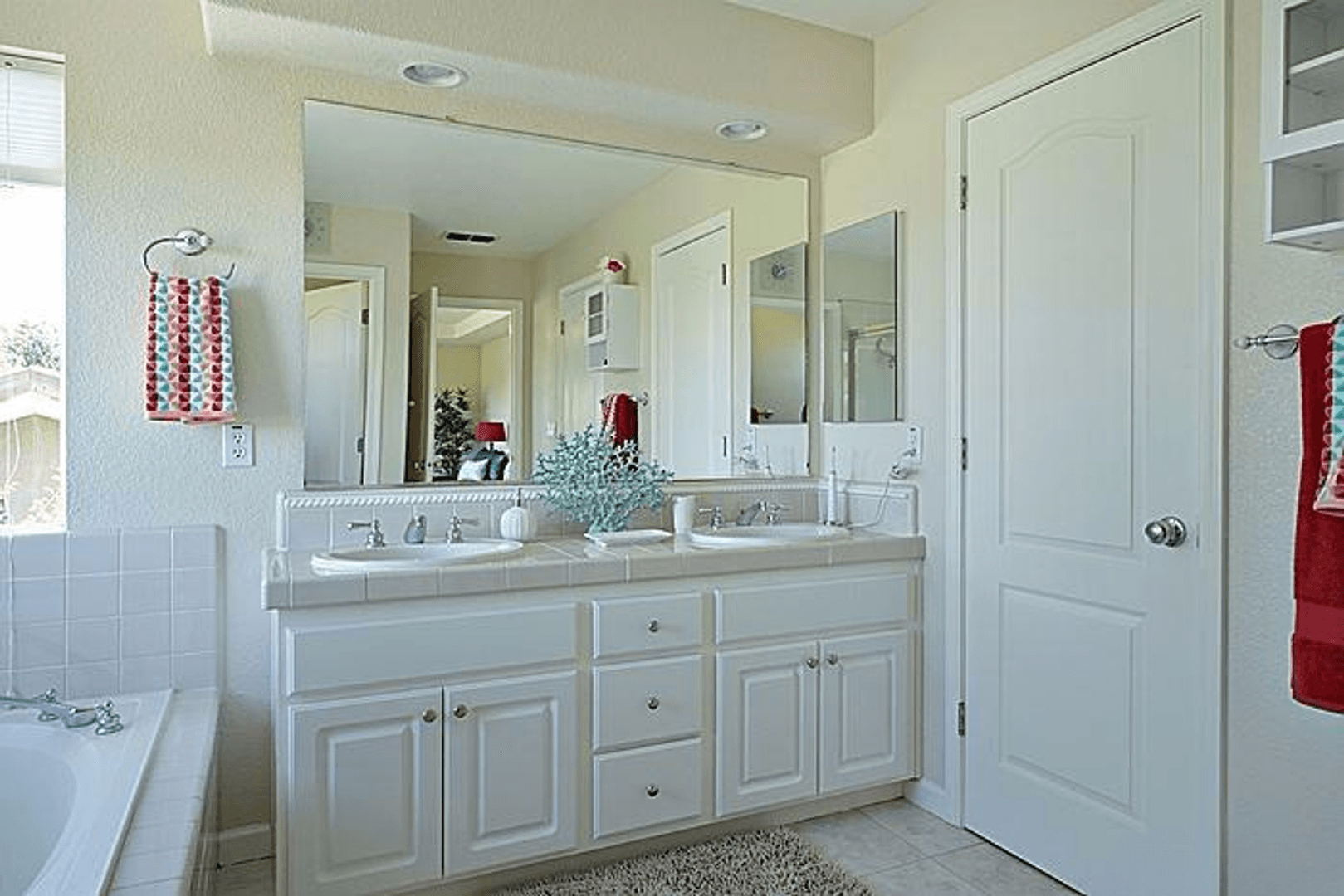 Davis House: 2951 Audubon Cir