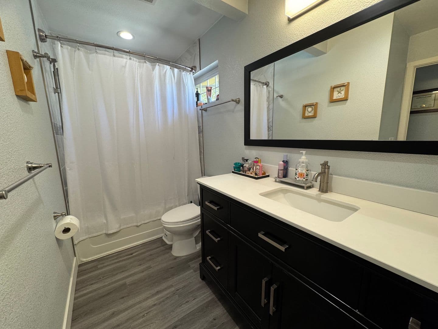 Davis Apartment: 231 3rd Street