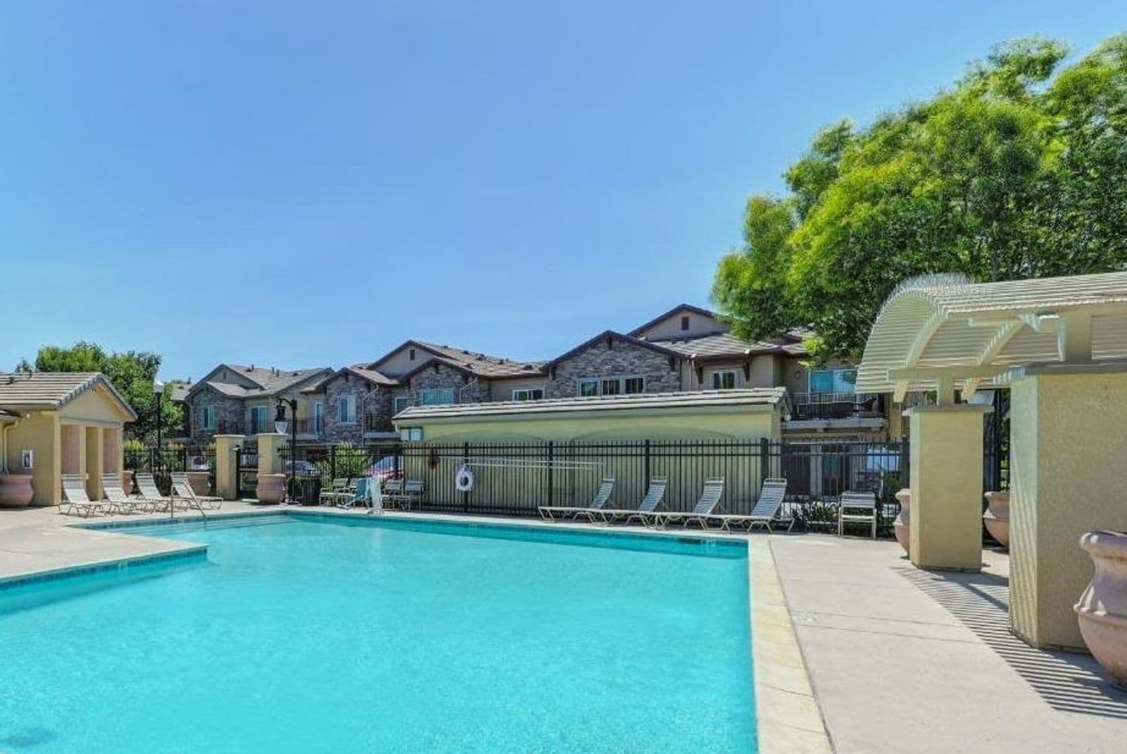 Sacramento Condo: 3301 N Park Dr #3916