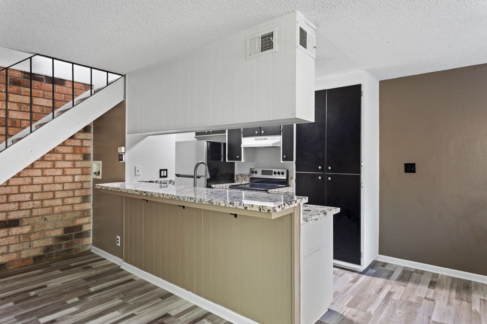 Sacramento House: 5642 Madison Avenue, #3