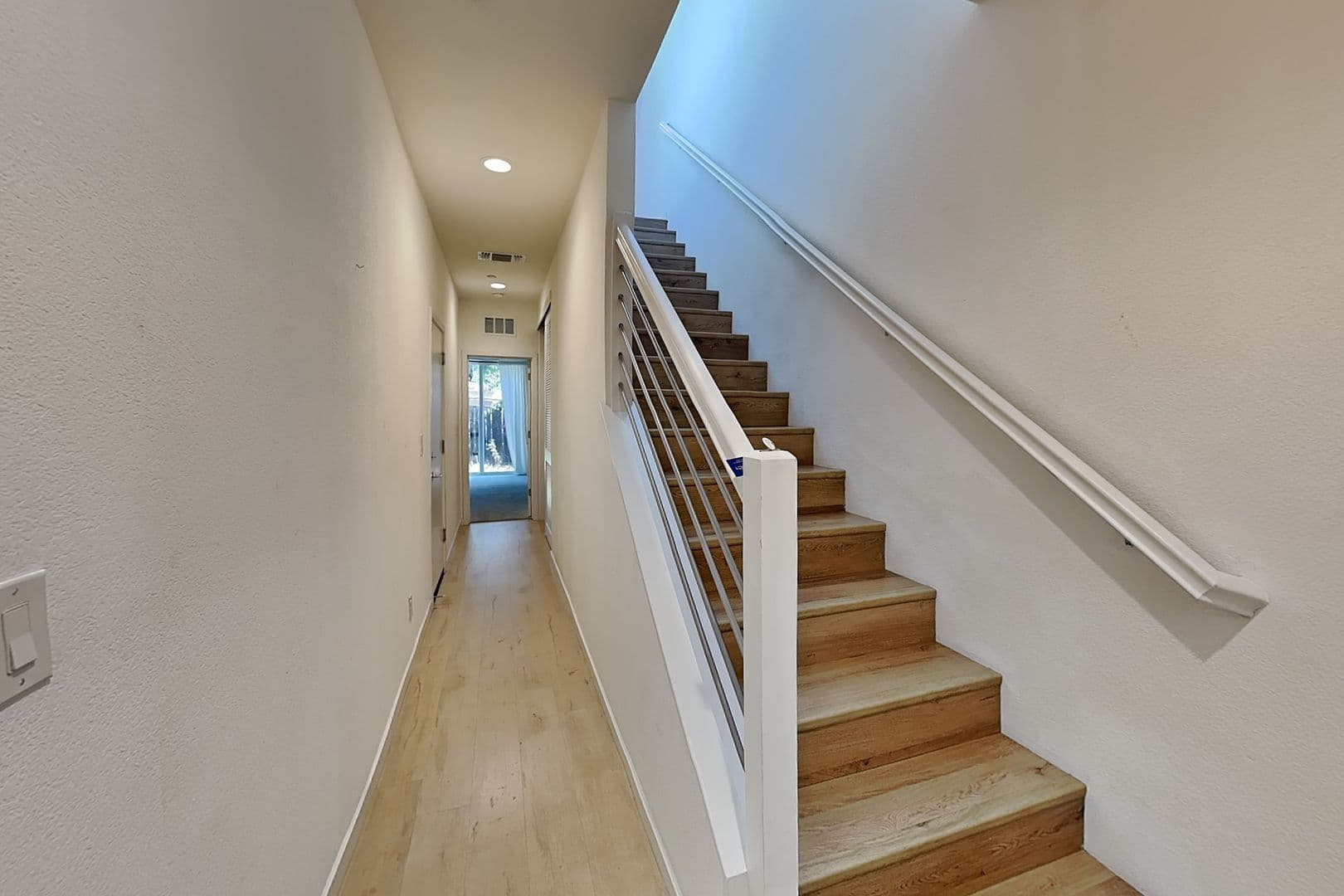 West Sacramento House: 392 Midstream Lane