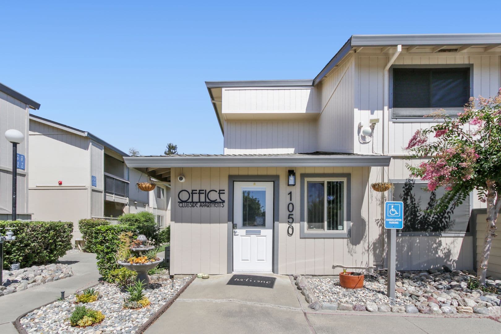 Davis Apartment: 1050 Lake Blvd.