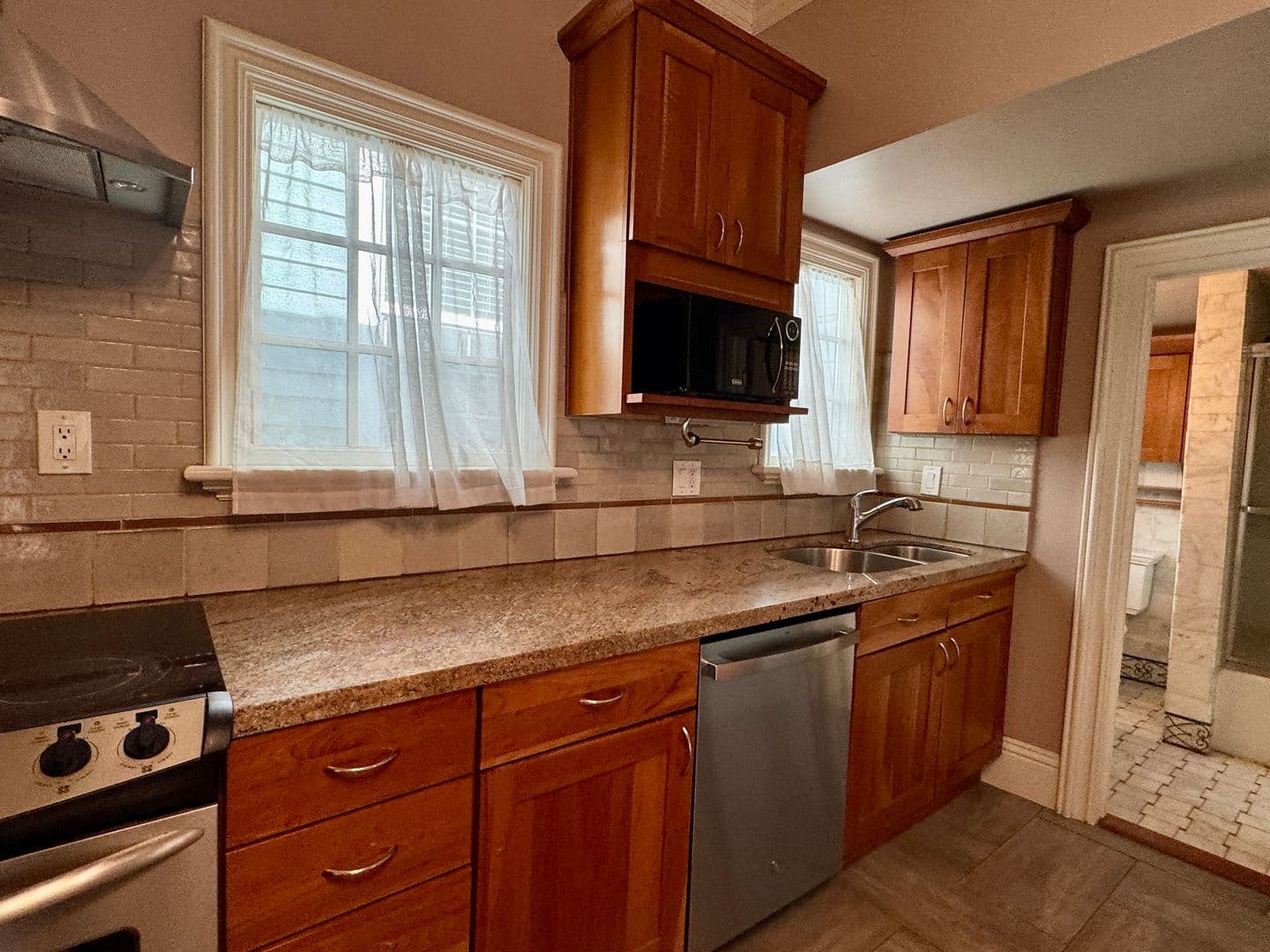 Sacramento Apartment: 519 13th Street