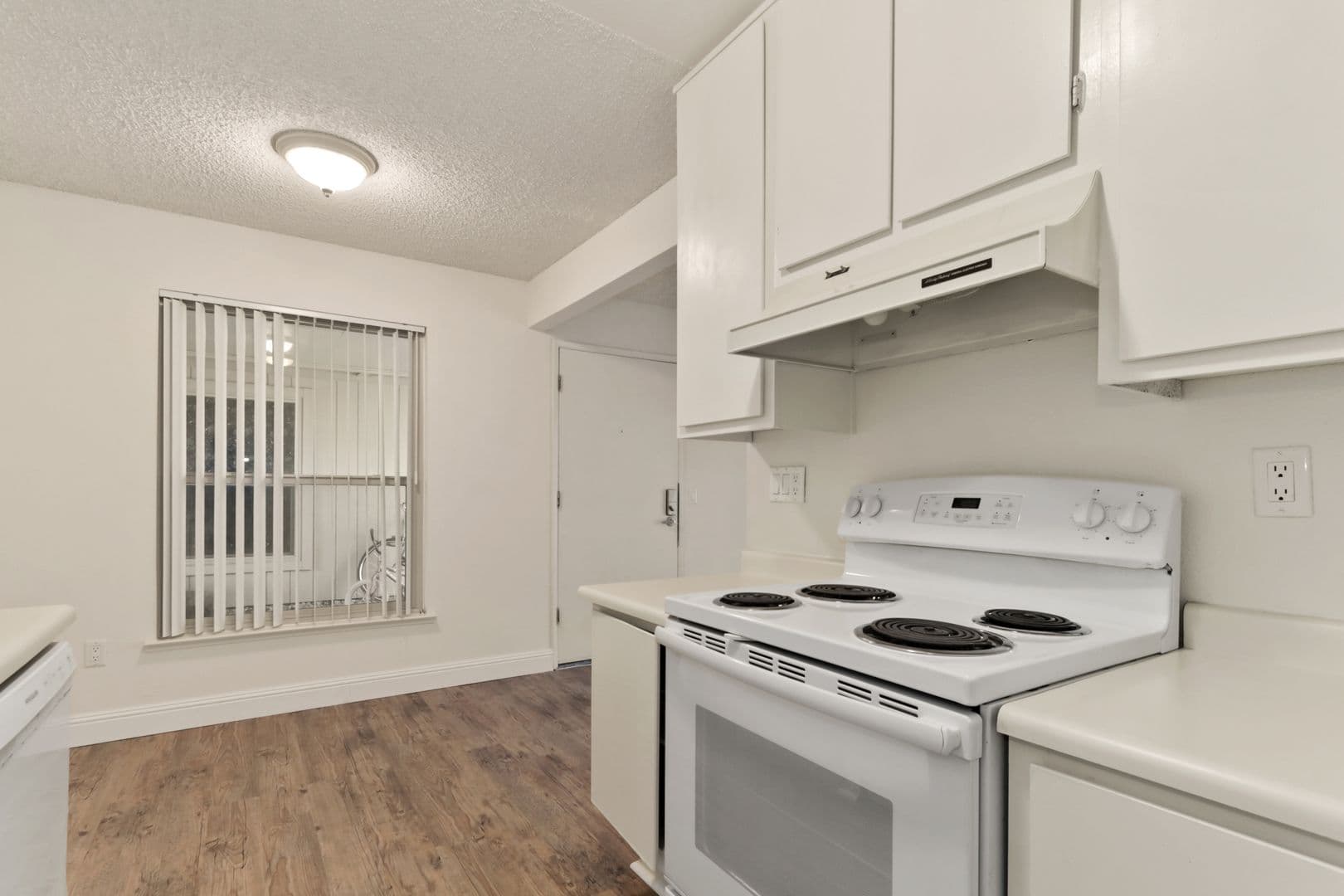 Davis Apartment: 1050 Lake Blvd.