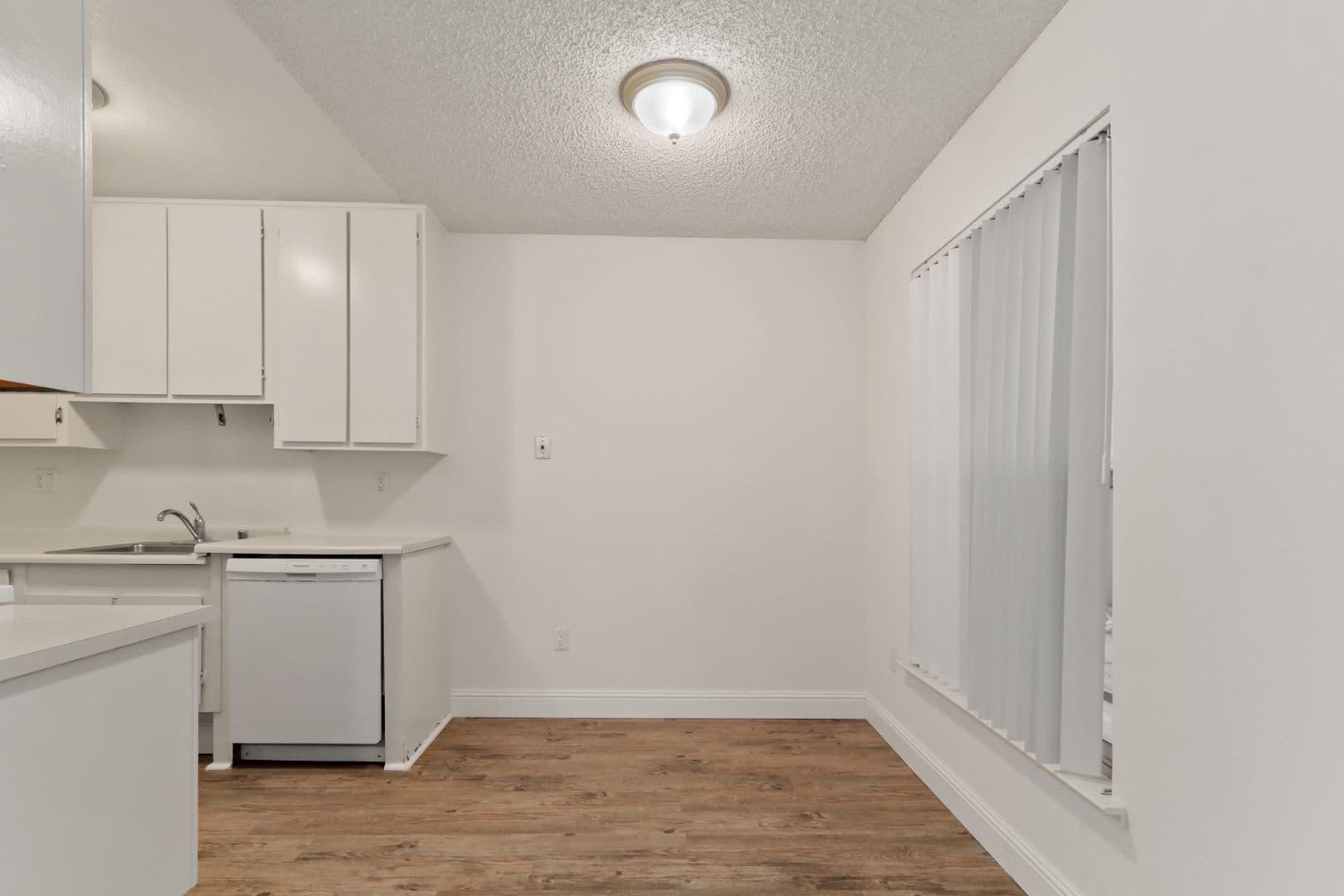 Davis Apartment: 1050 Lake Blvd.