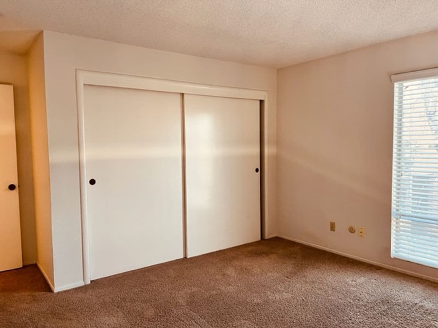 Sacramento Townhome: 6217 Riverside Blvd. - Unit B