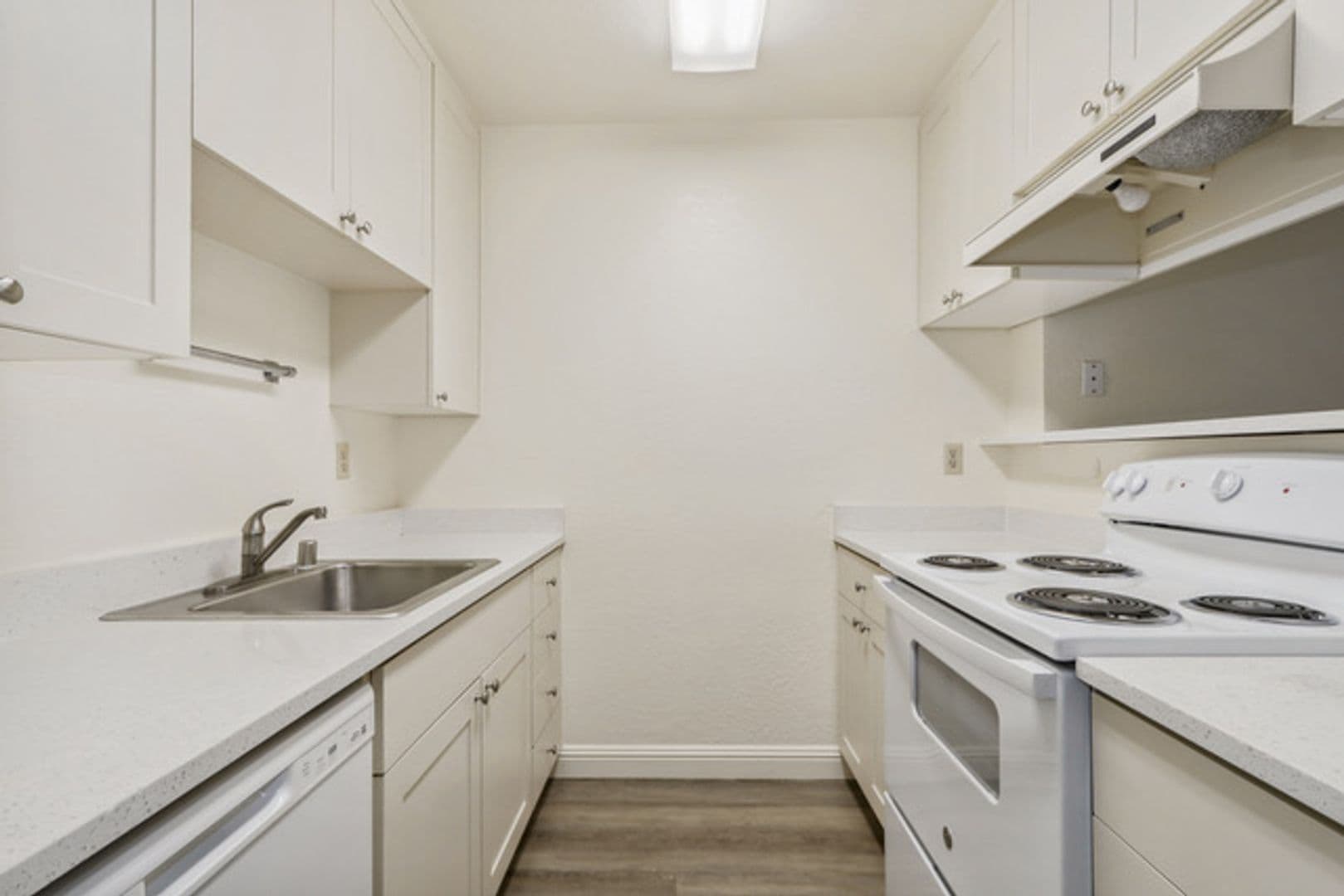 Davis Apartment: 2255 Sycamore Lane