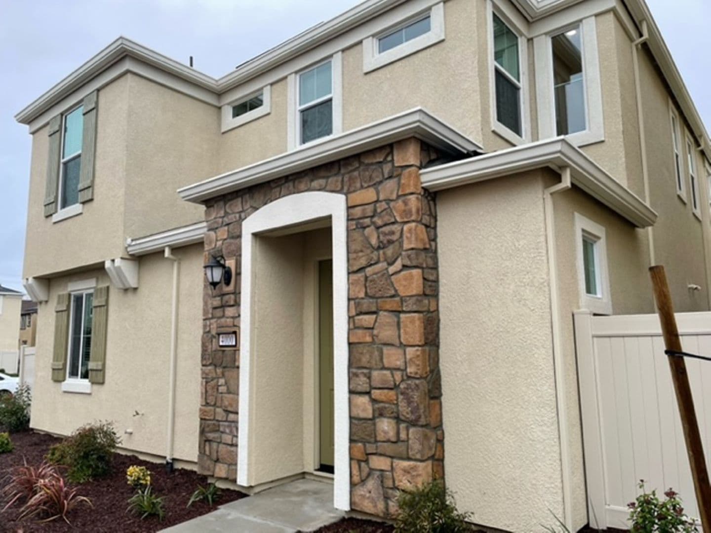 Roseville House: 4000 Matterhorn Place
