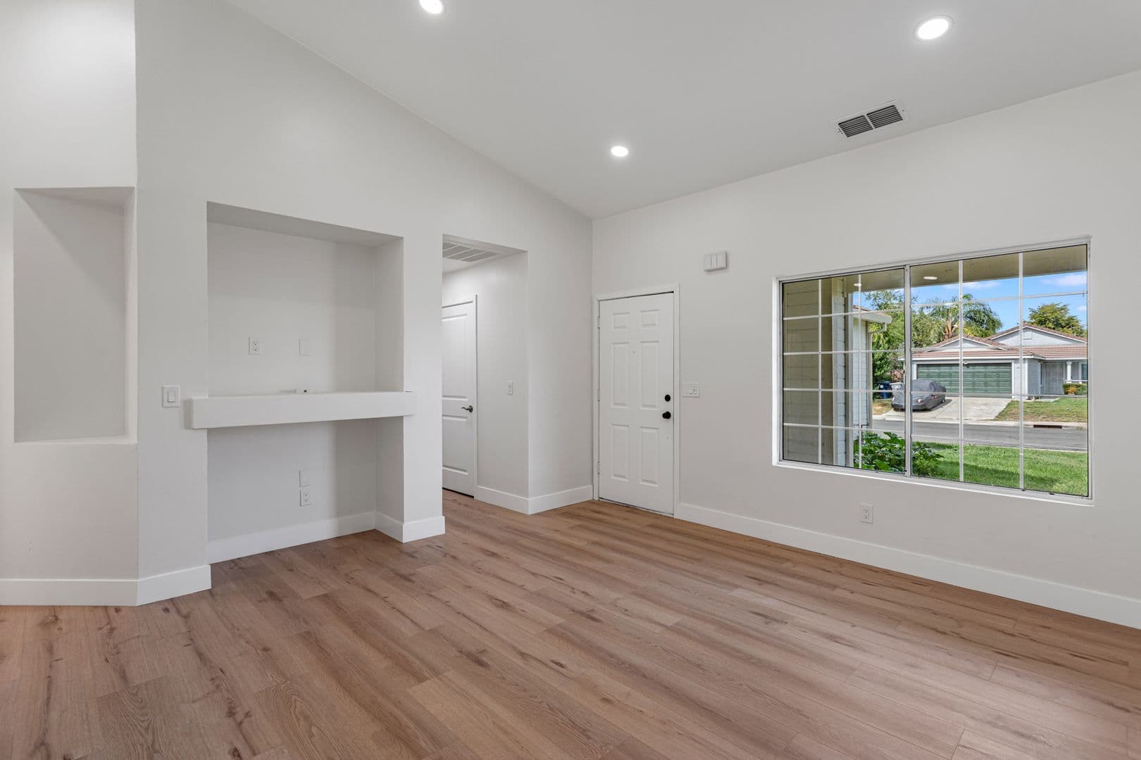 Sacramento House: 5520 Muskingham Way