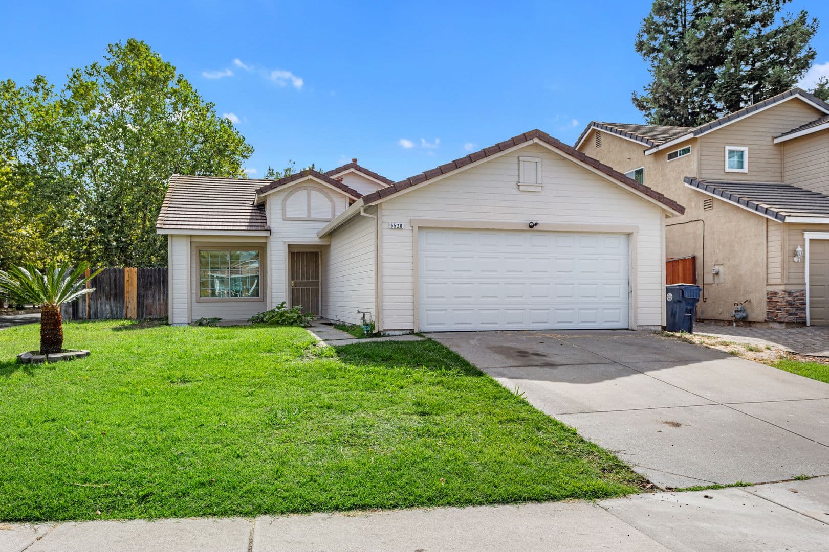 Sacramento House: 5520 Muskingham Way