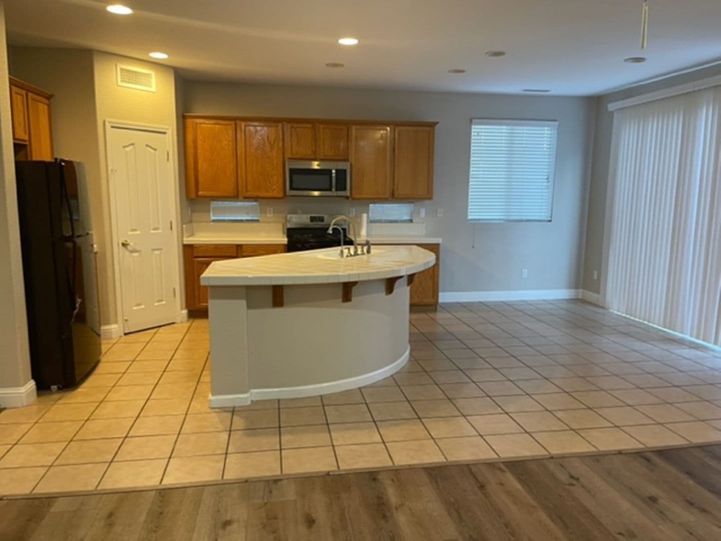 Sacramento House: 3368 Colchester Avenue