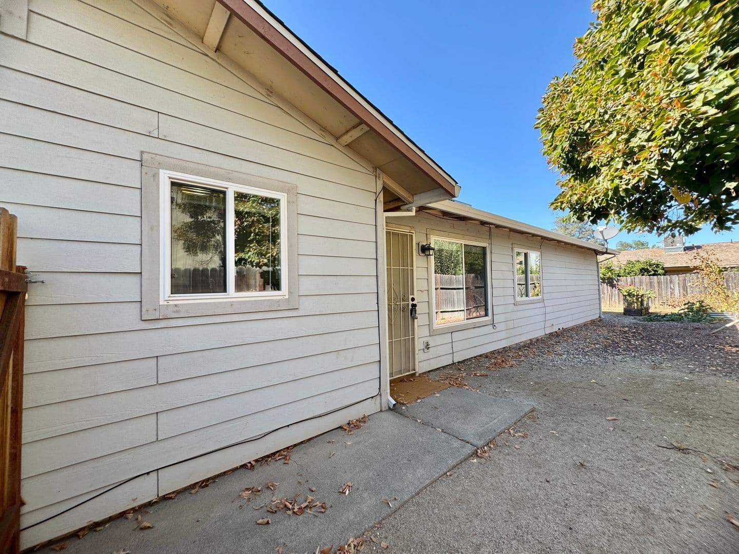Sacramento Apartment: 4435 4465 Pow Way