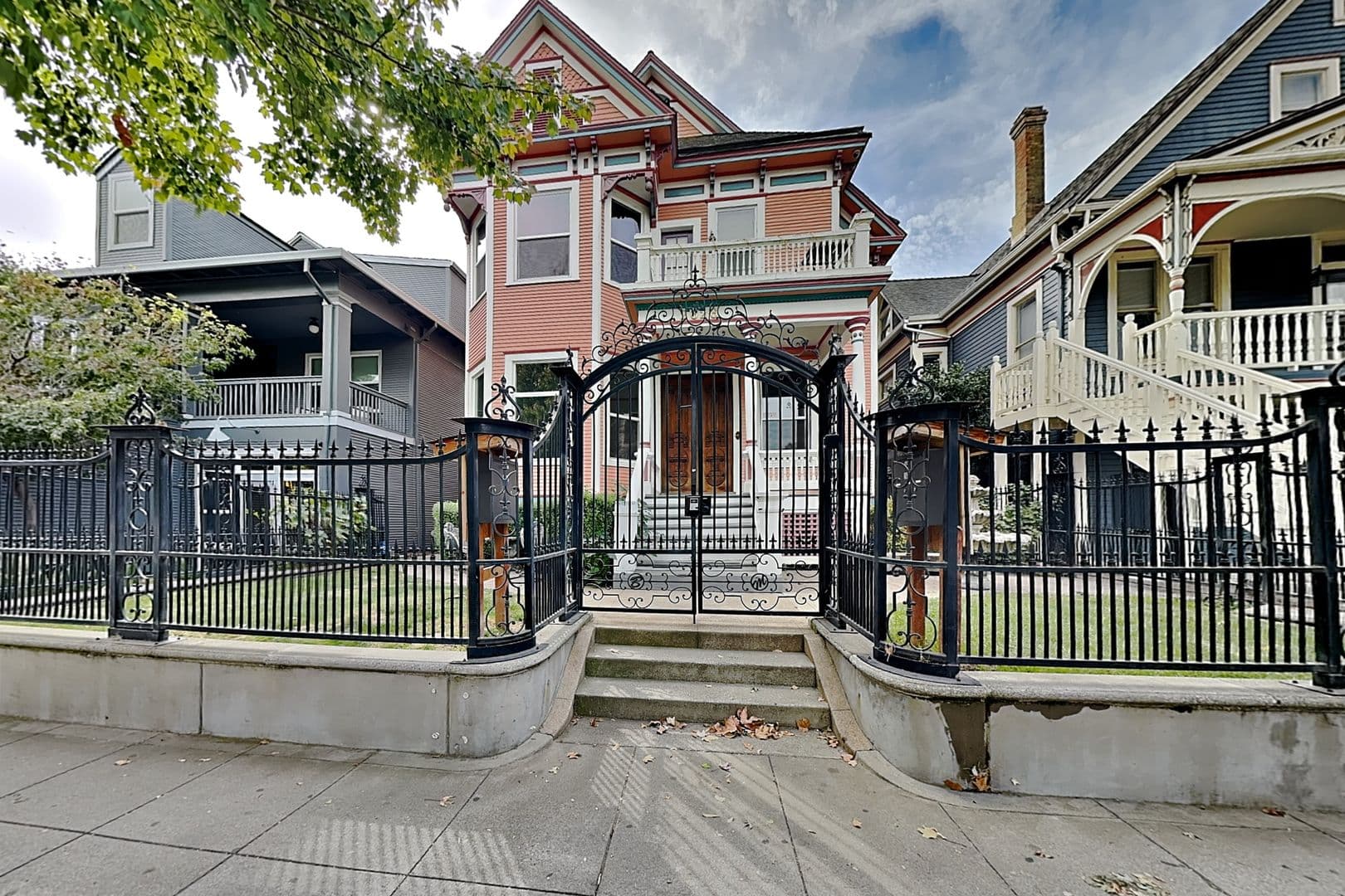 Sacramento Apartment: 2626 J Street