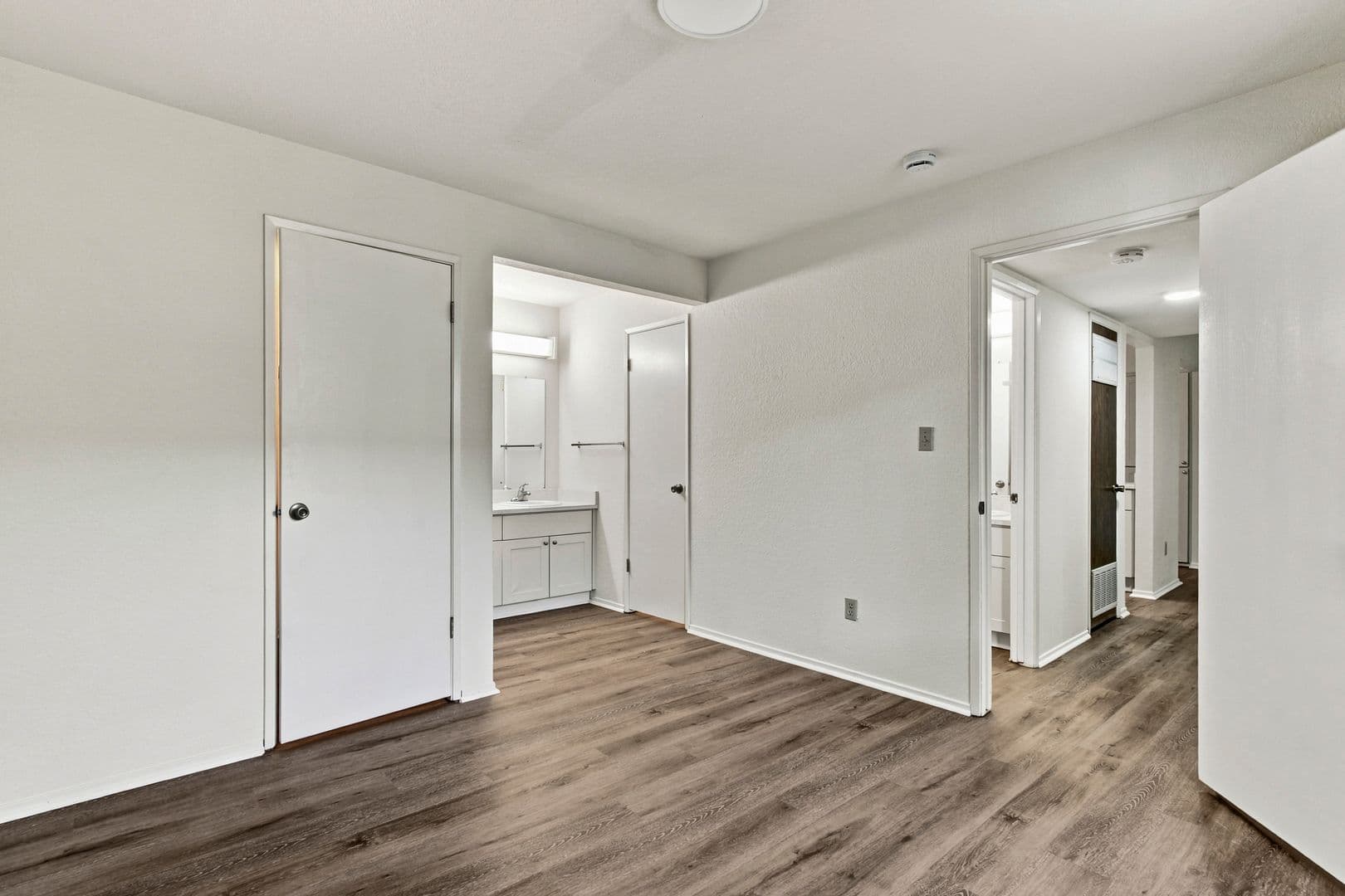 Davis Apartment: 2255 Sycamore Lane