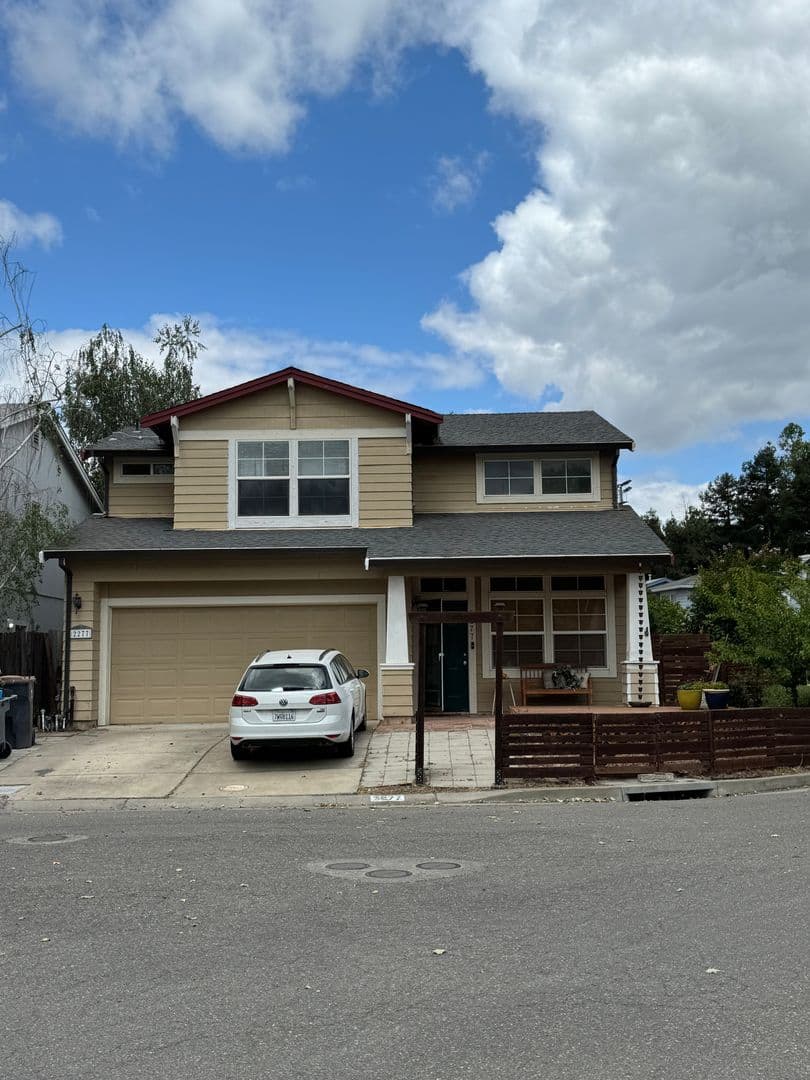Davis House: 2277 Halsey Circle