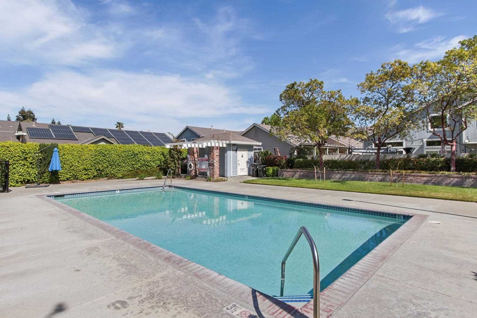 Elk Grove House: 6455 Laguna Mirage Lane