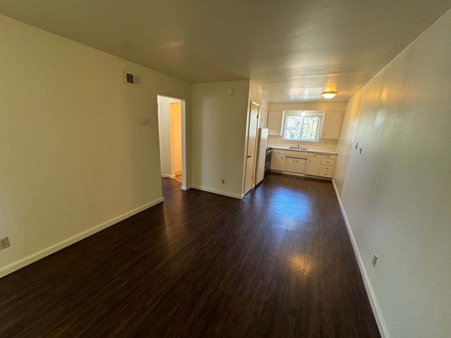 Davis Apartment: 1615-1625 E 8th Street