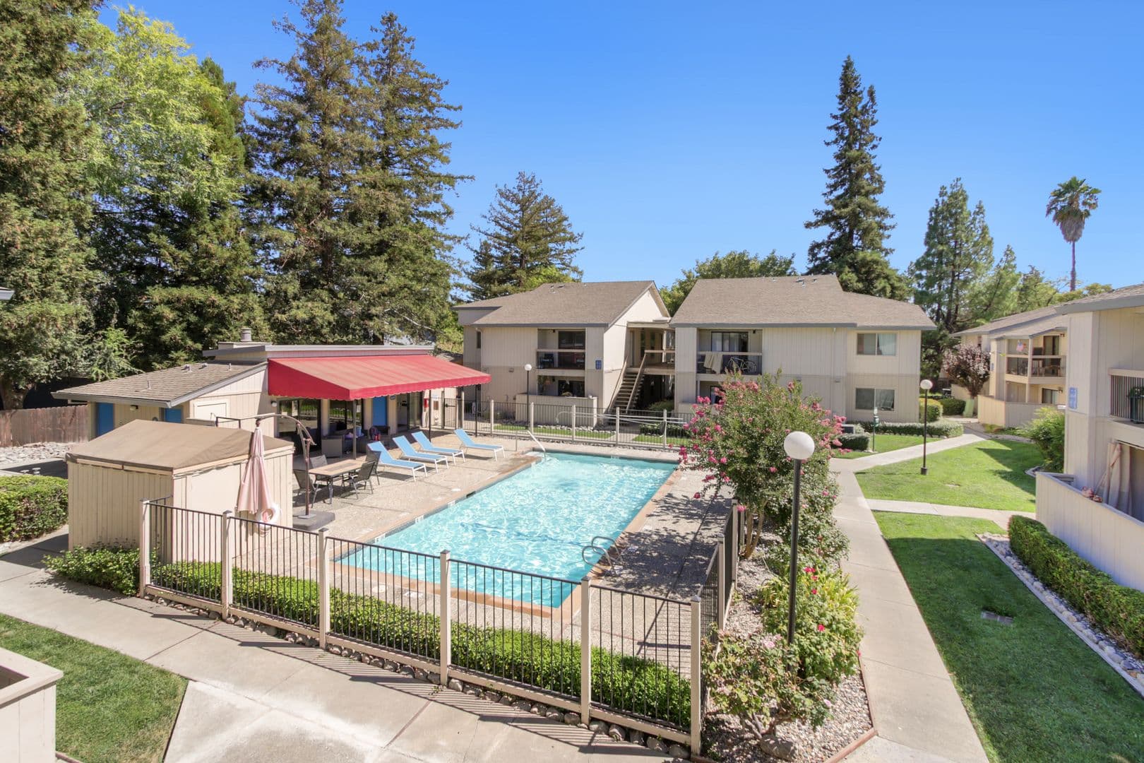 Davis Apartment: 1050 Lake Blvd.