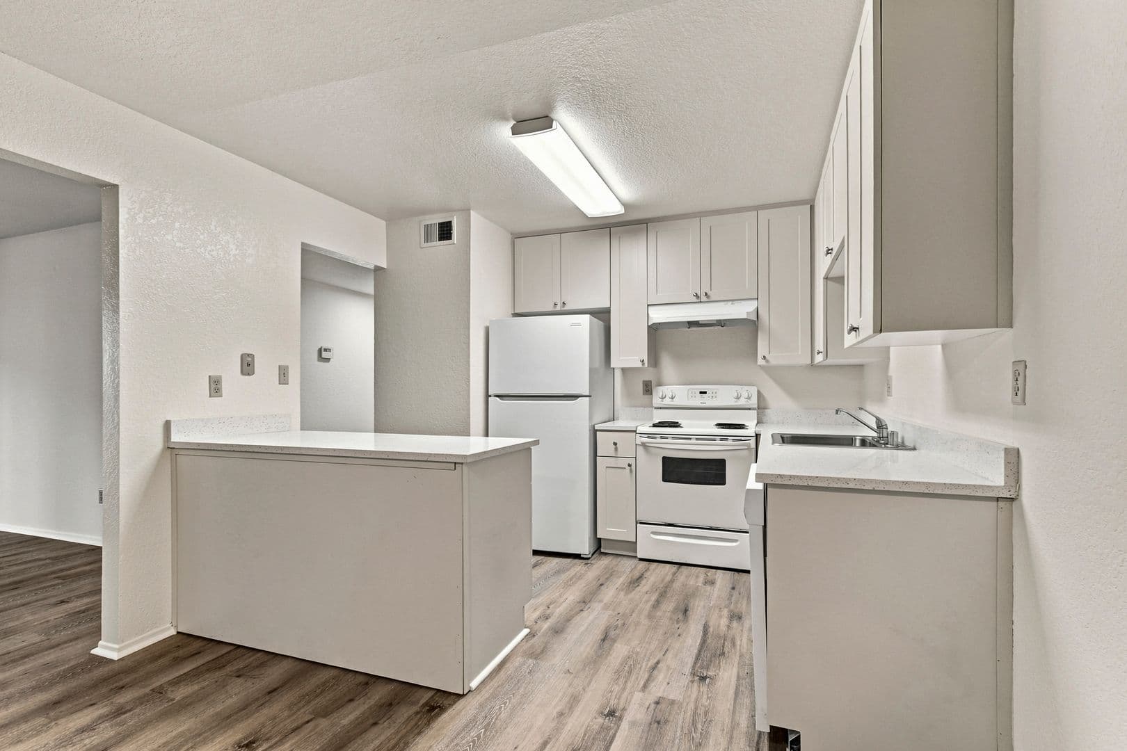 Davis Apartment: 2255 Sycamore Lane