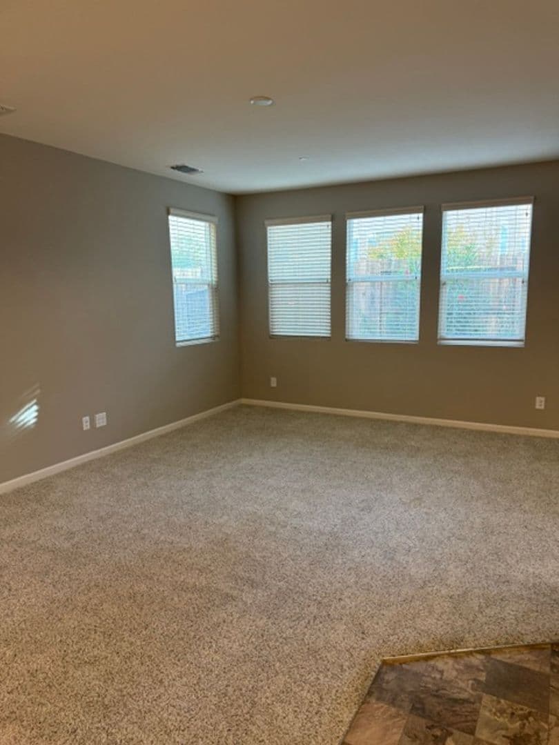 Sacramento House: 5375 Hampton Falls Way