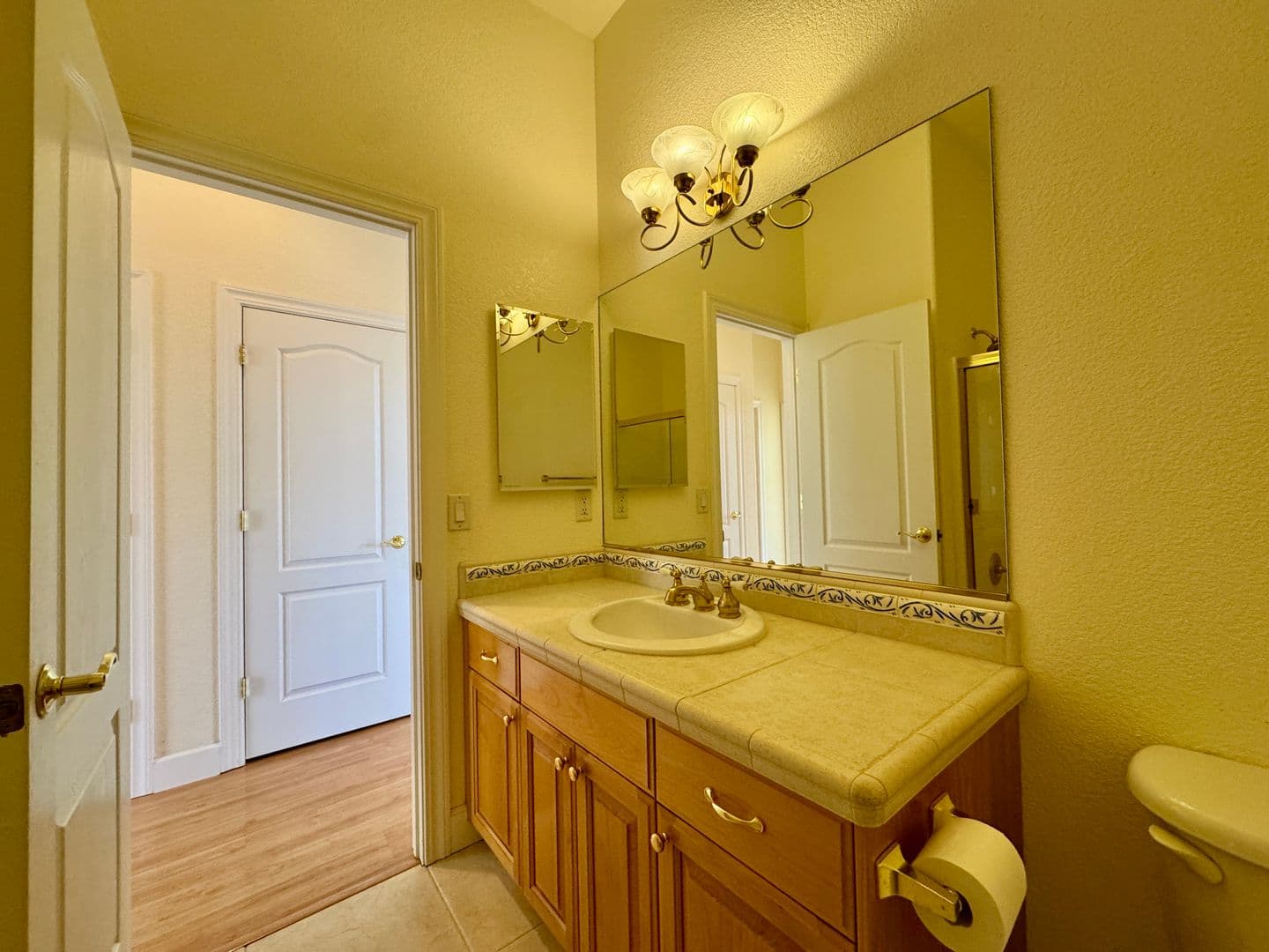 Pilot Hill House: 6255 Peacock Way