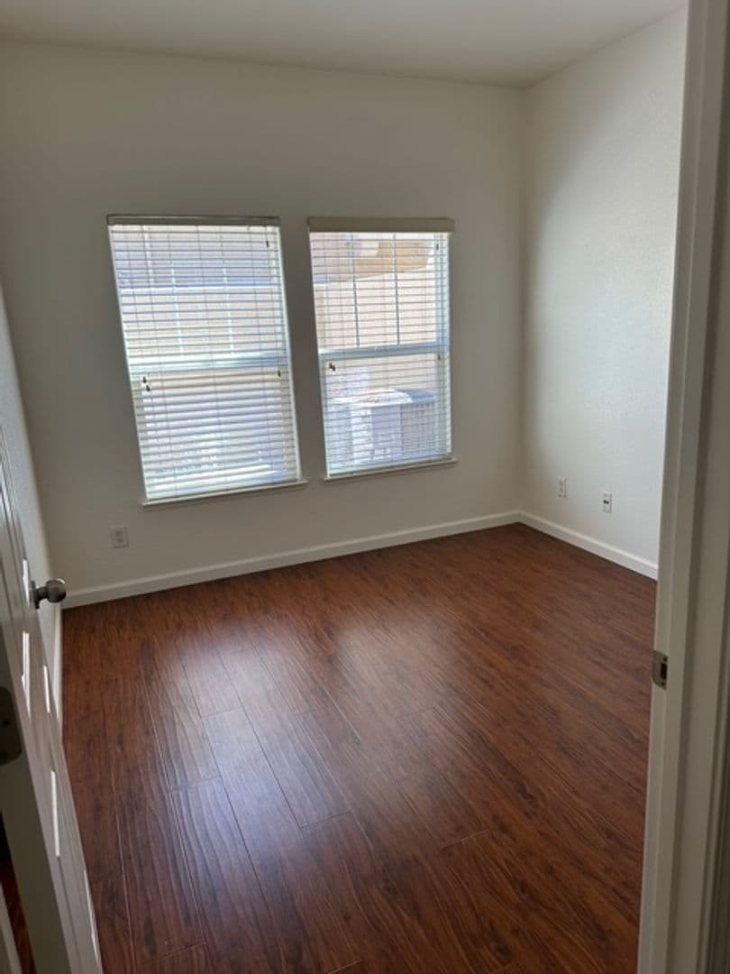 Sacramento Condo: 3301 N Park Dr #3916