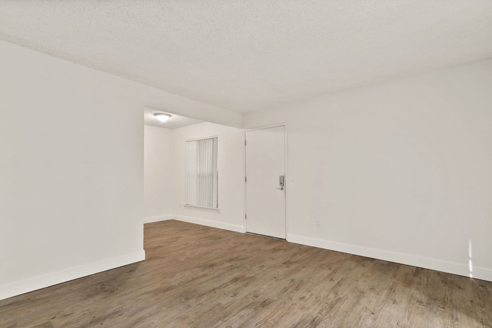 Davis Apartment: 1050 Lake Blvd.