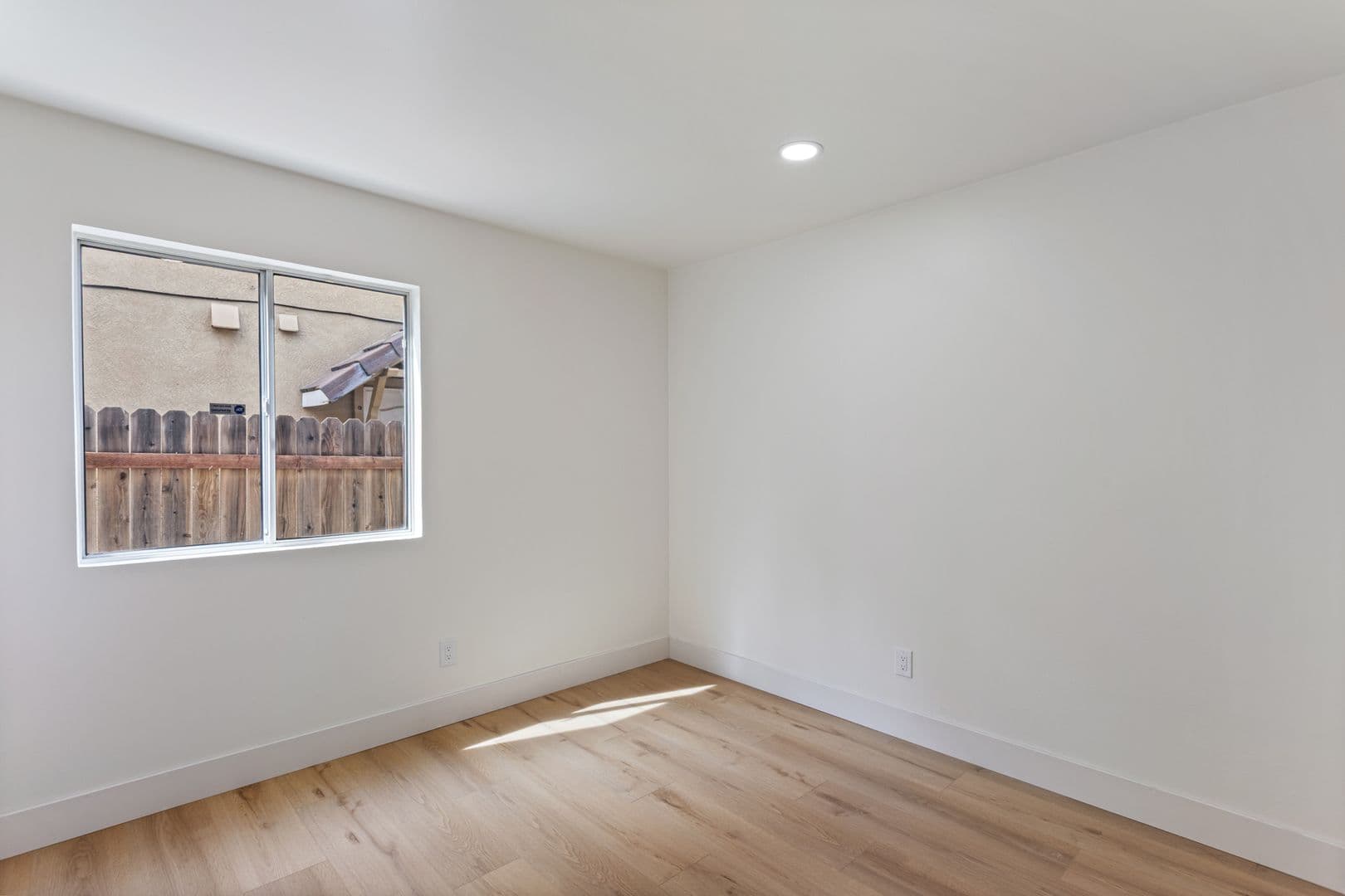 Sacramento House: 5520 Muskingham Way
