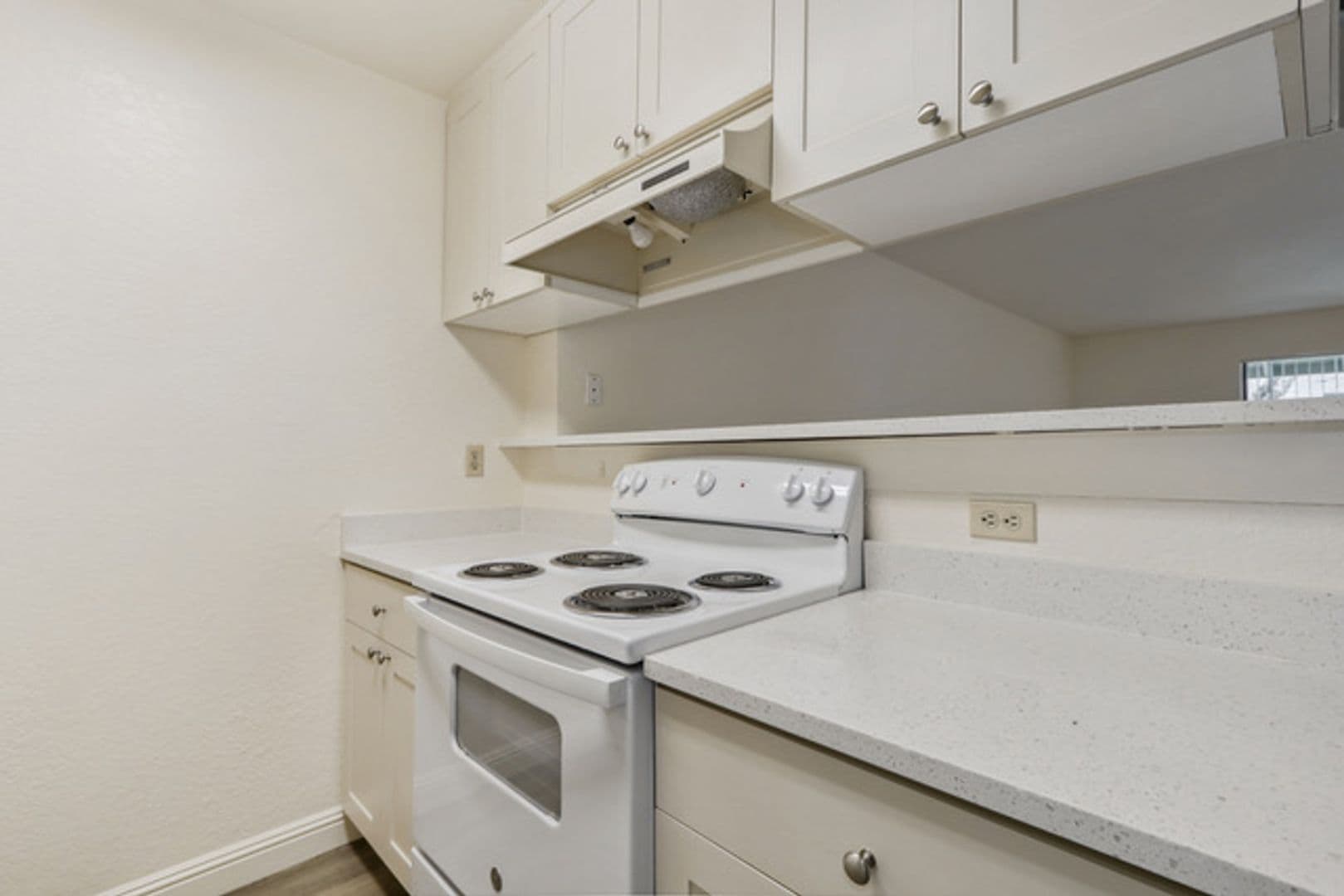 Davis Apartment: 2255 Sycamore Lane