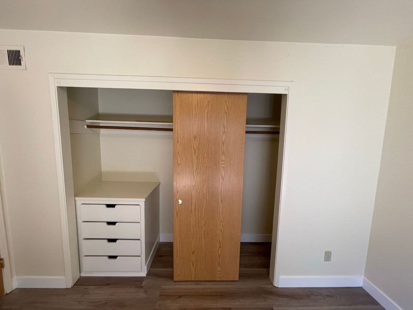 Davis Apartment: 1615-1625 E 8th Street
