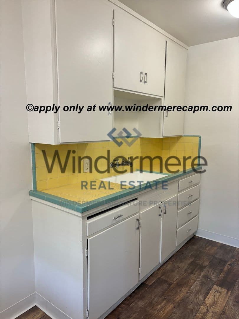 Sacramento House: 321 28th Street #6