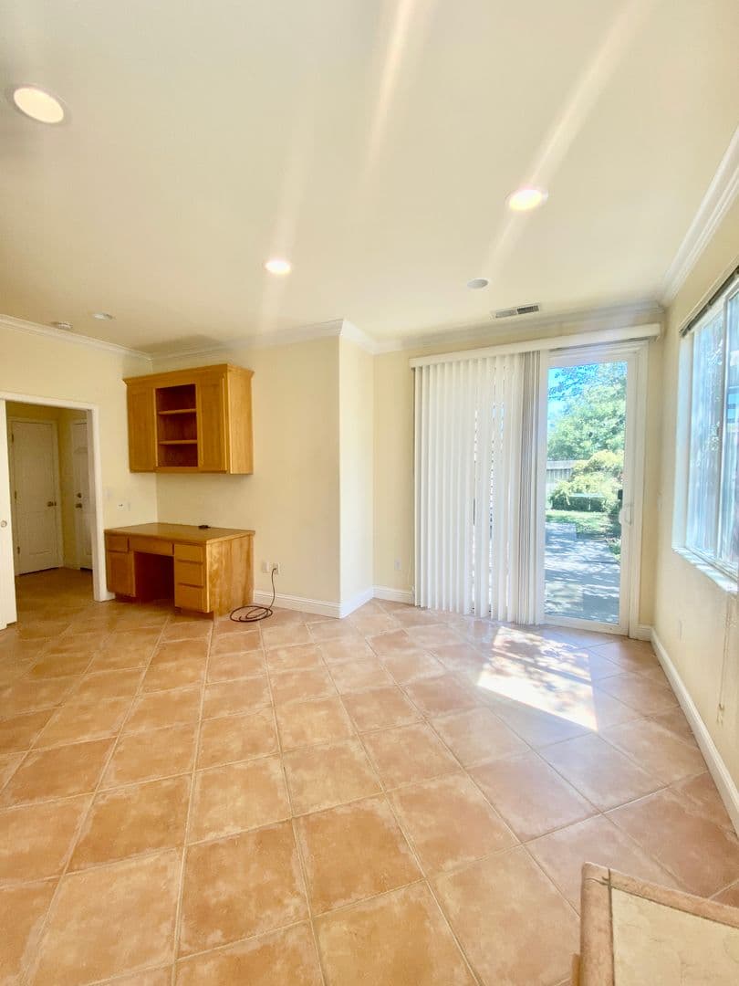 Davis House: 2319 Glacier Pl #B
