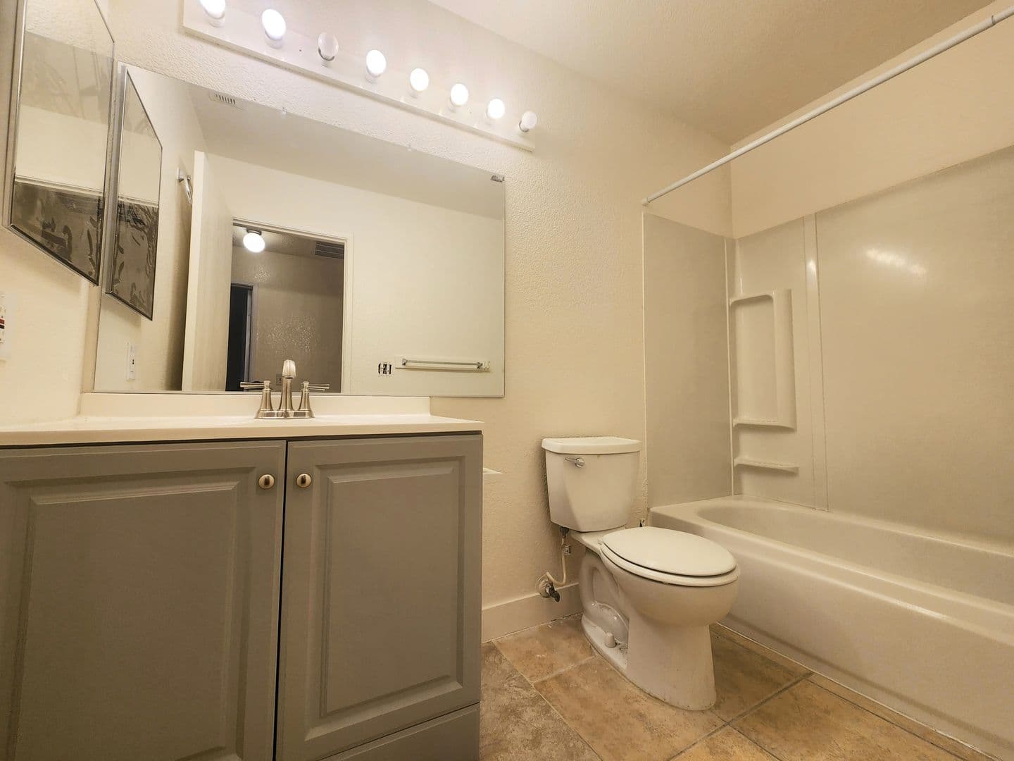 Sacramento Apartment: 4921-4923 Saddlerock Way