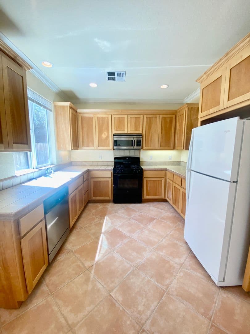 Davis House: 2319 Glacier Pl #B