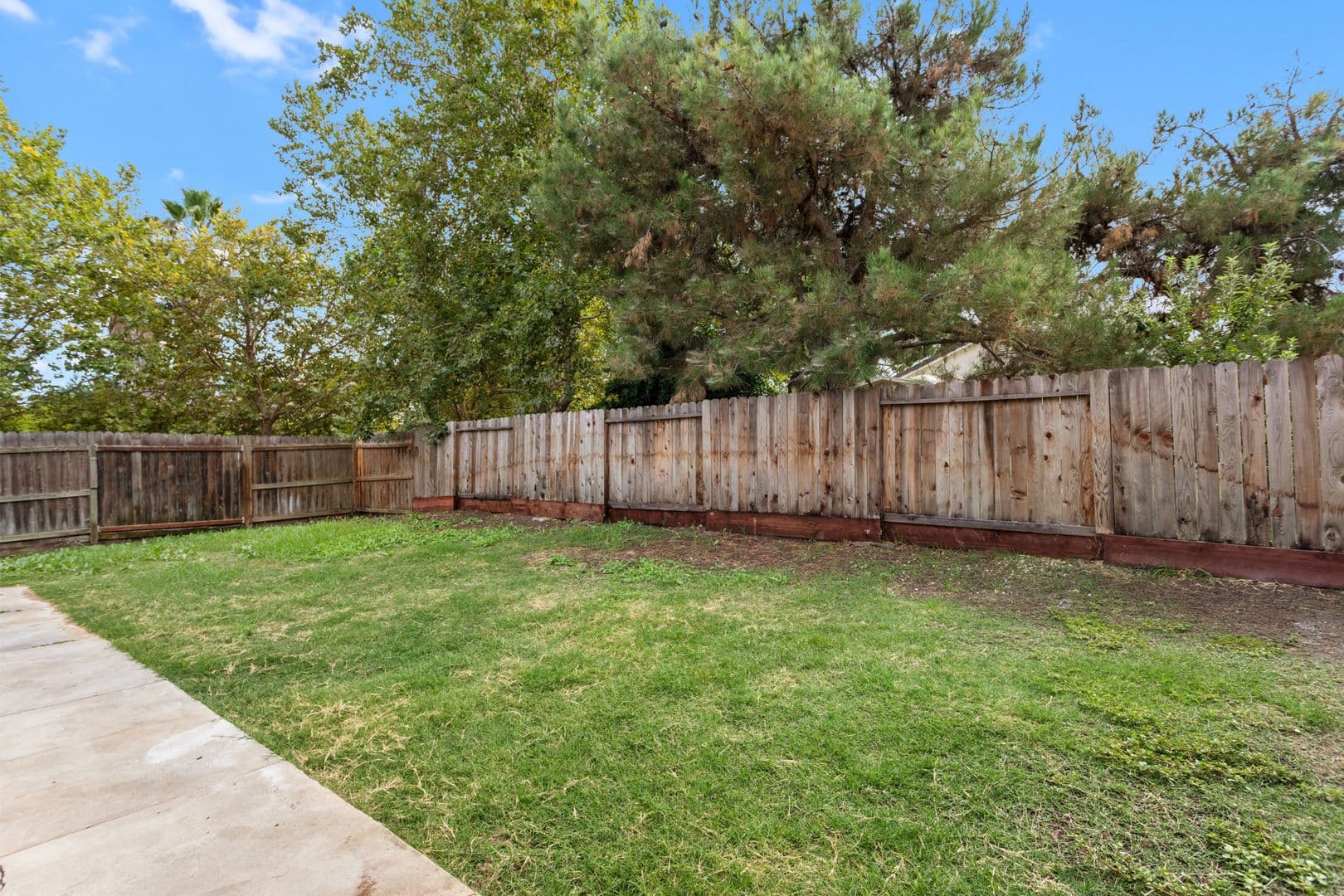 Sacramento House: 5520 Muskingham Way