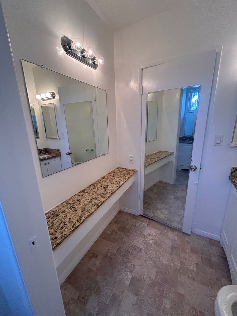 La Canada Apartment: 2155 La Canada Crest Dr