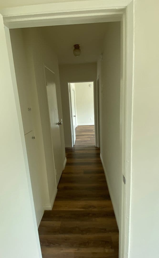 Montrose Apartment: 2665 Honolulu Ave